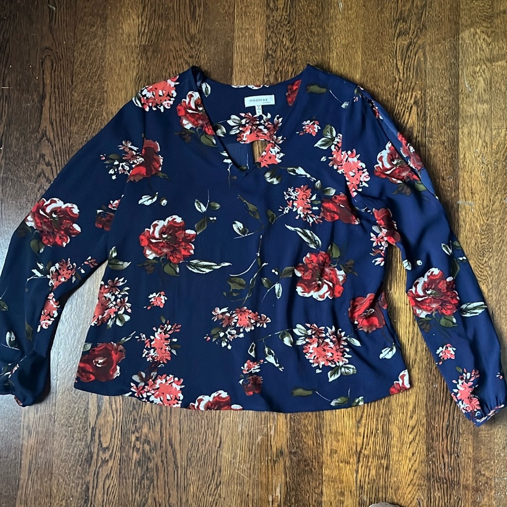 Monteau navy and floral top